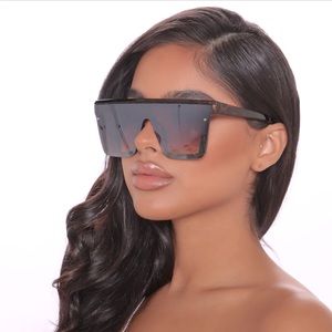 Fashion Nova “shield sunglasses” (Tortoise). Brand New/Never been worn.